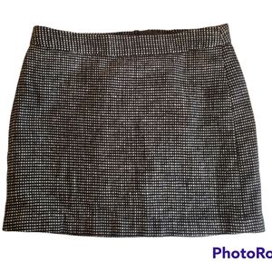 size two black and white Gap mini skirt